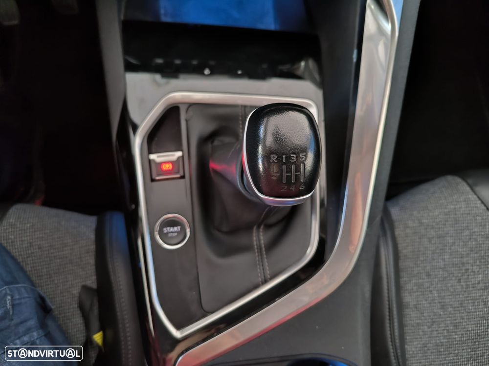 Peugeot 3008 PureTech 130 Stop & Start GPF Allure Pack - 14