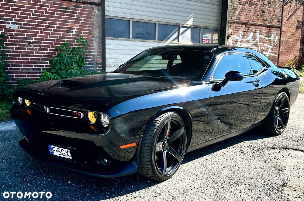 Dodge Challenger - 24