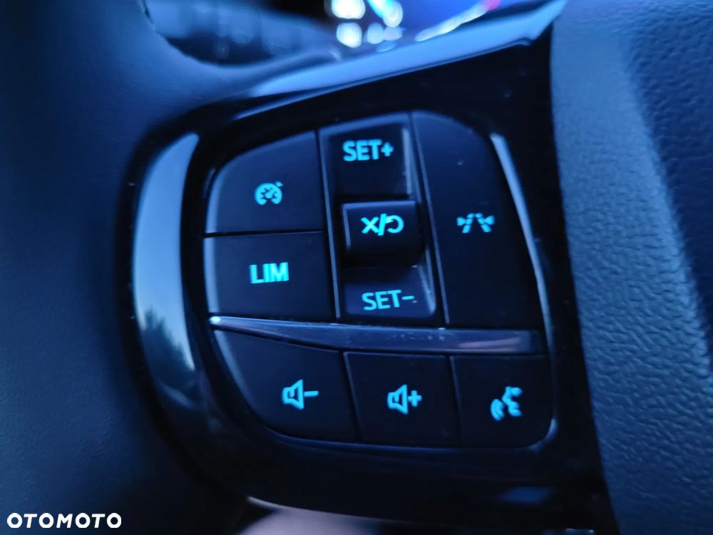 Ford Tourneo Custom L1H1 VA Autm Titanium - 23