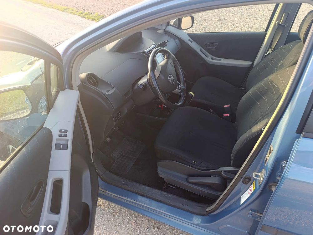 Toyota Yaris 1.3 VVT-i Luna - 9