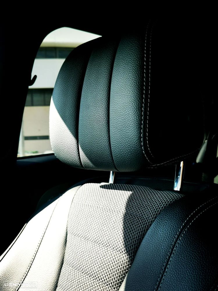 Mercedes-Benz E 220 d Avantgarde - 10