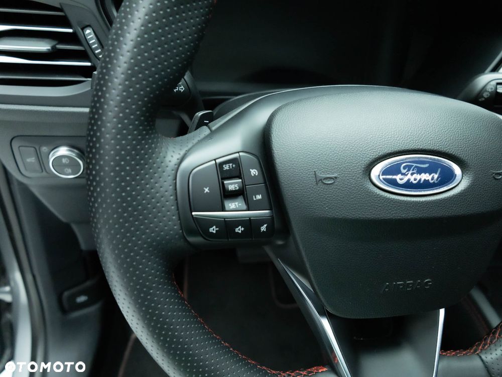 Ford Kuga 2.0 EcoBlue 4x4 ST-LINE X - 18