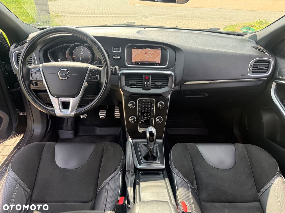 Volvo V40 T2 Drive-E R-Design Momentum - 11