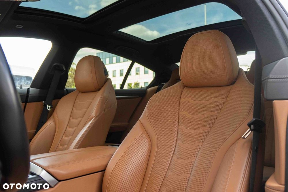 BMW Seria 8 M850i xDrive - 15