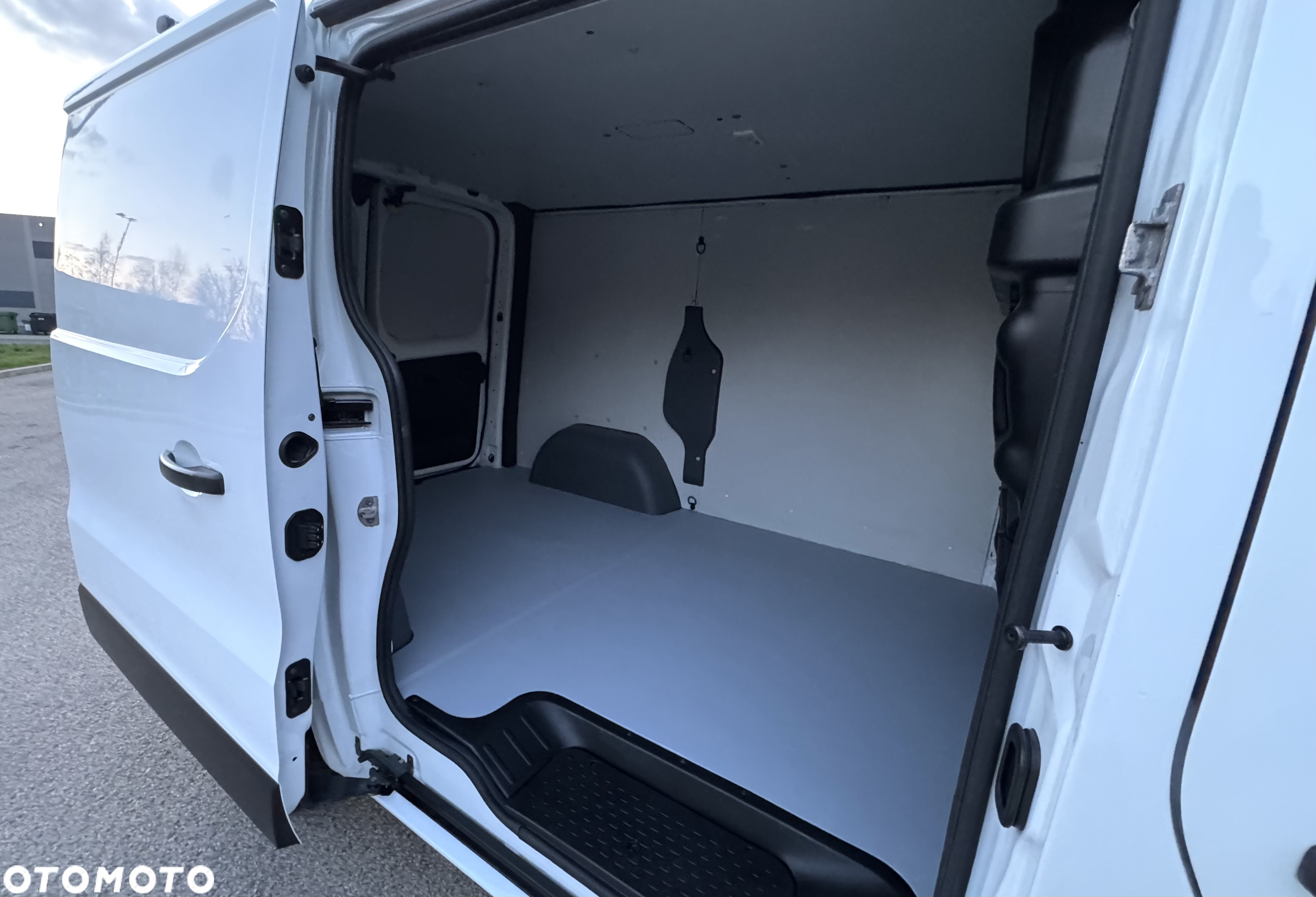 Renault TRAFIC III - 7