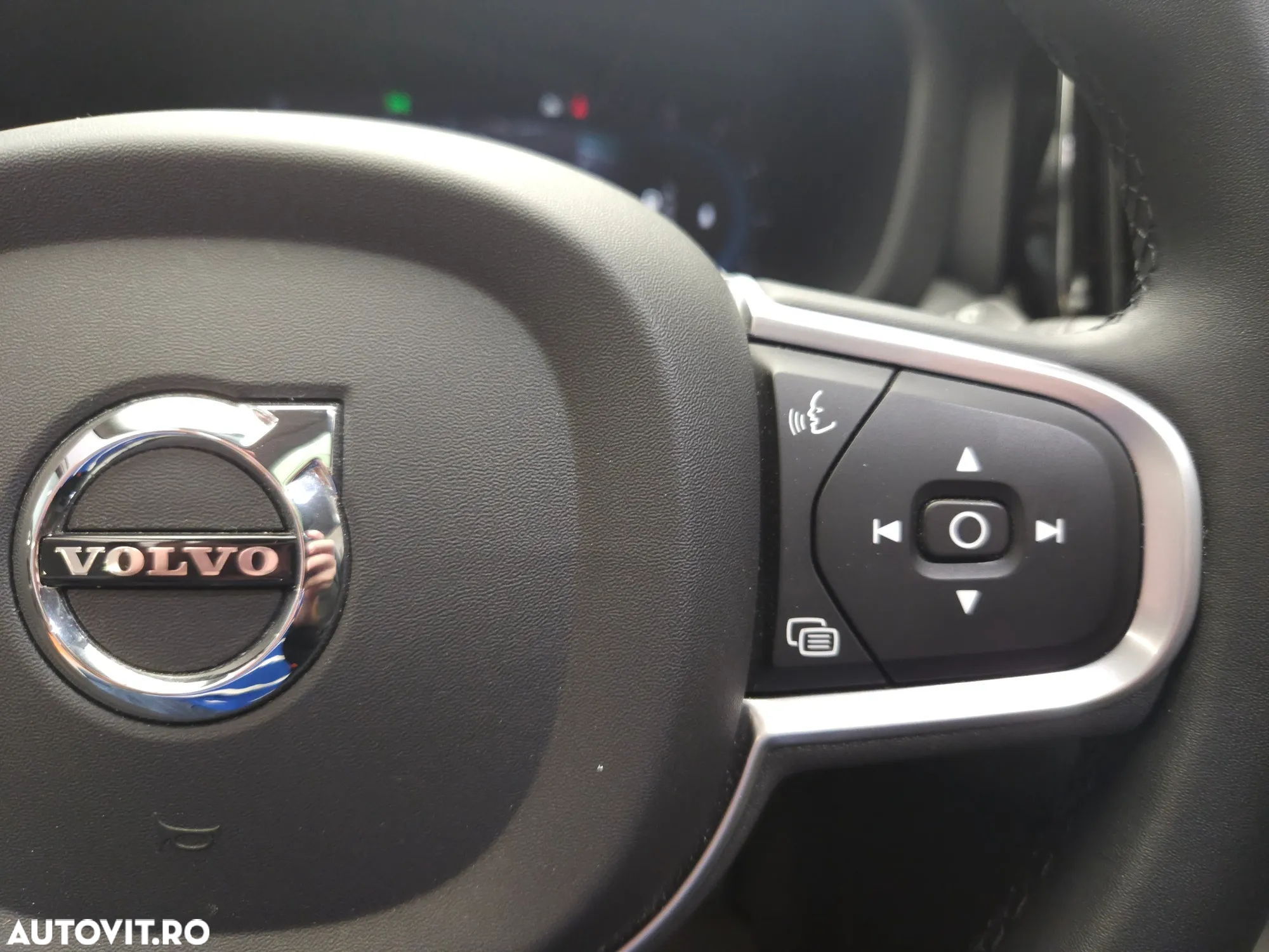 Volvo XC 60 B4 D Geartronic Momentum Pro - 21