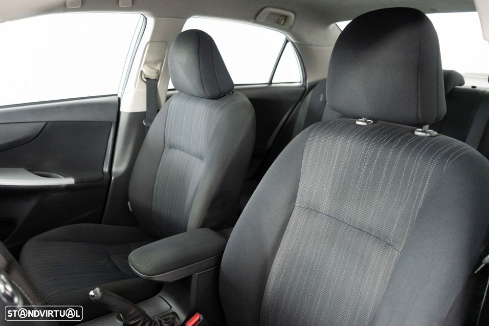 Toyota Corolla 1.4 D-4D Comfort - 8