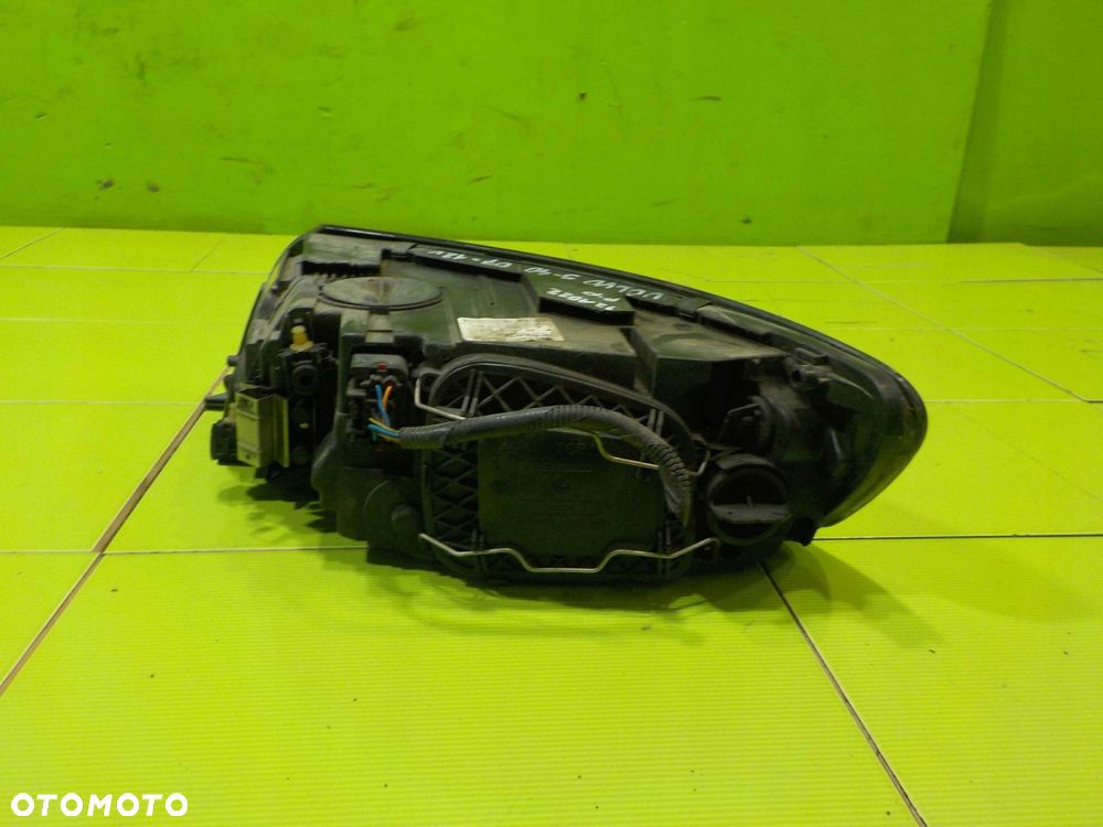 VOLVO S40 II LIFT 10r lampa prawa przod 31265701 - 4