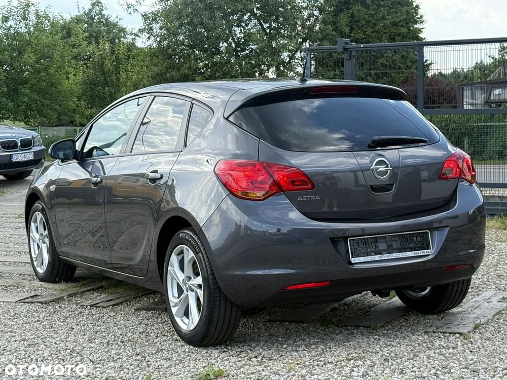 Opel Astra - 4
