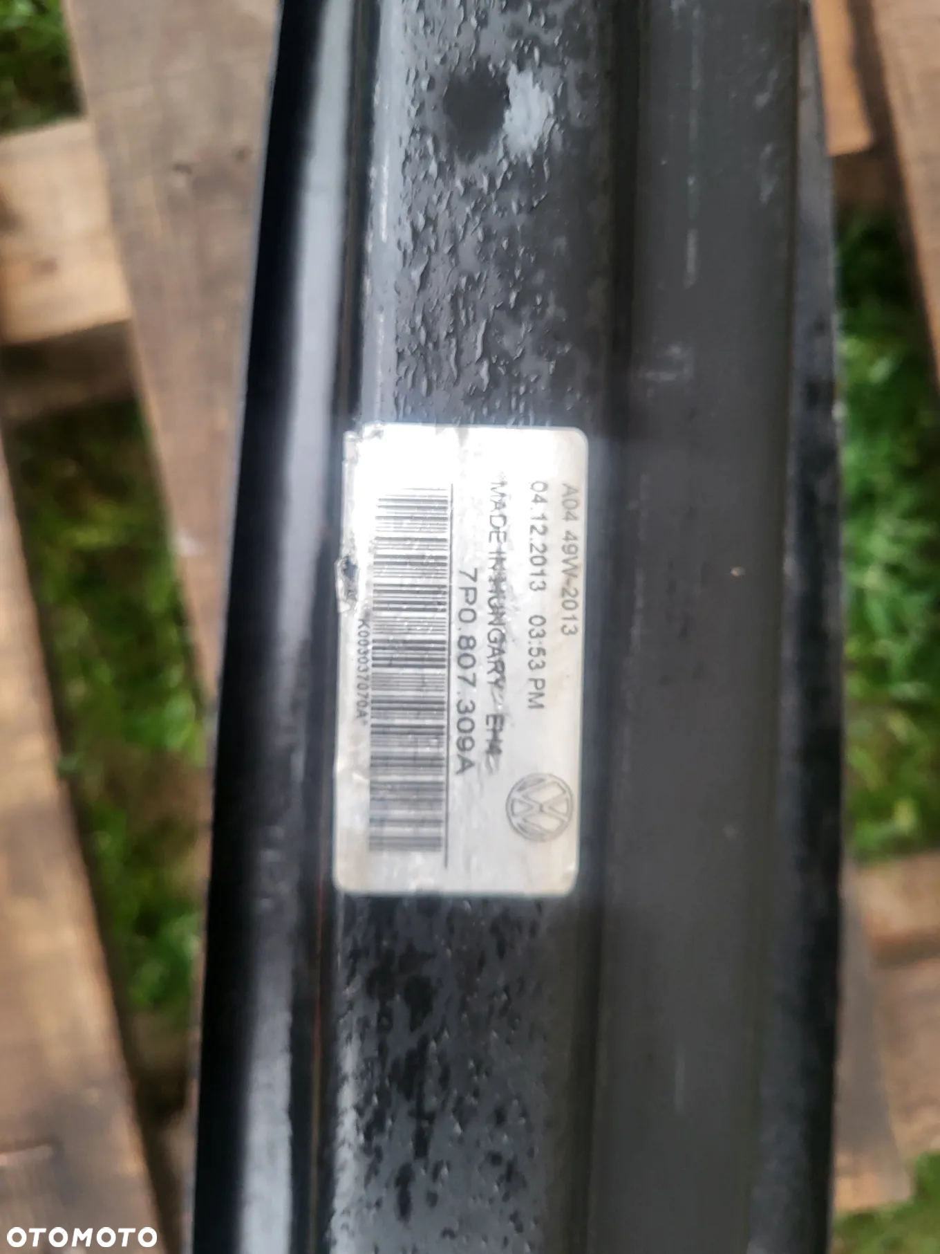 BELKA tyĺ tylna  PORSCHE CAYENNE 7P0  7P0 807 309 A - 2