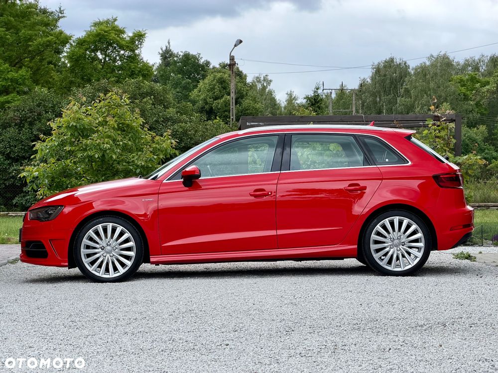 Audi A3 Sportback 1.4 TFSI E-tron Ambiente e-S tronic - 2