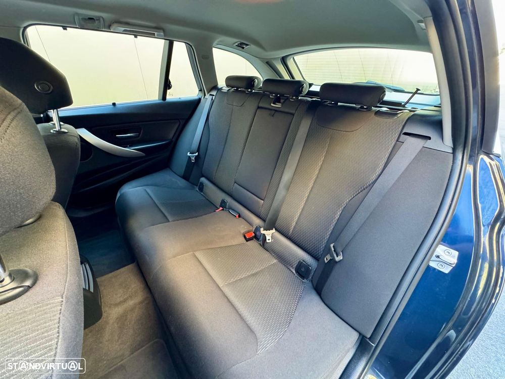 BMW 318 d Touring Auto - 8