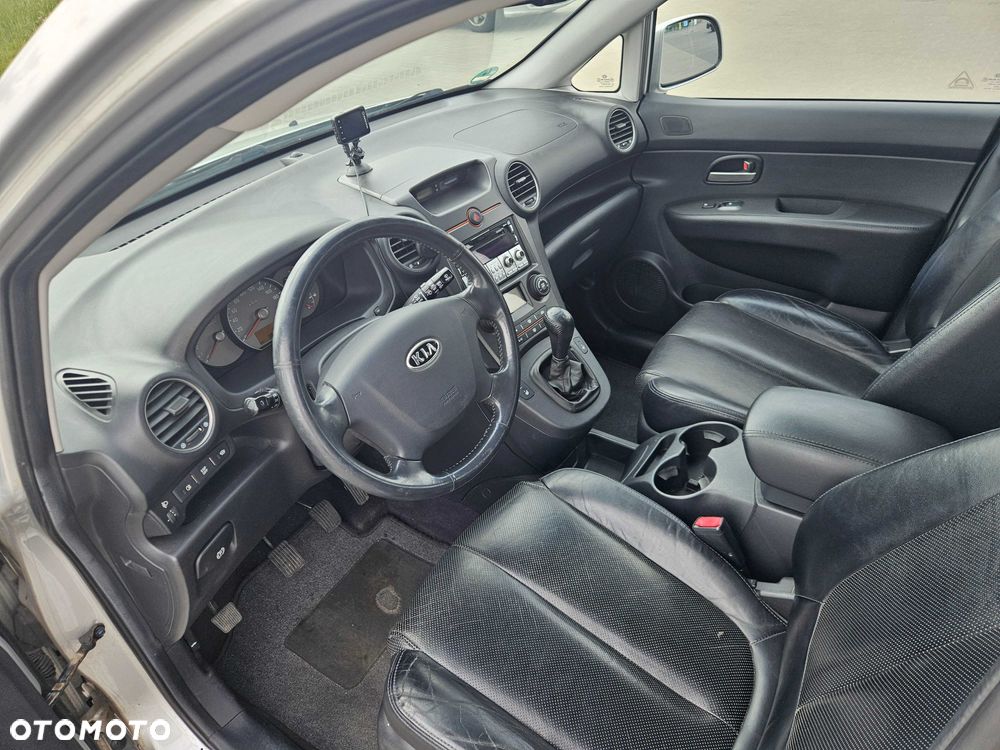 Kia Carens - 5
