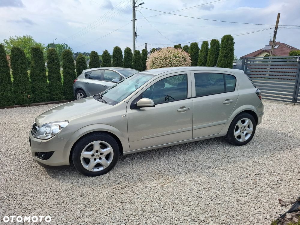 Opel Astra 1.6 NAVI - 9