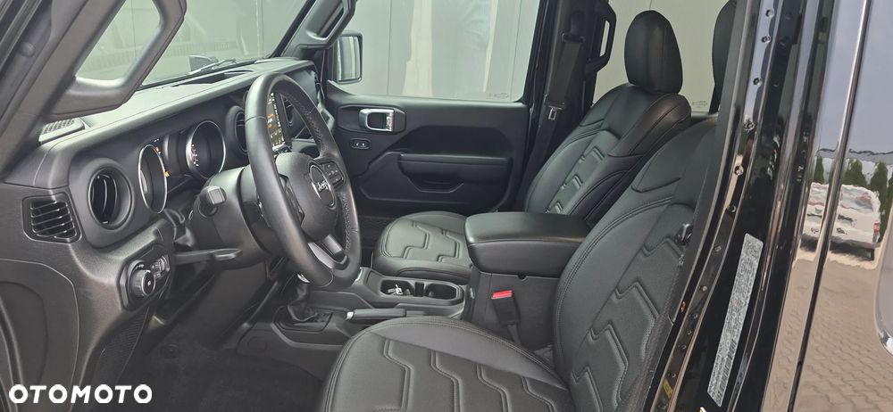 Jeep Wrangler - 23