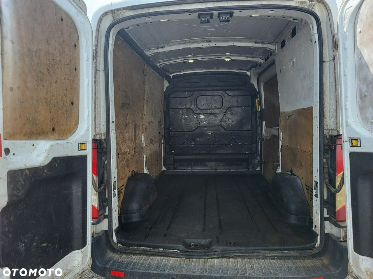 Ford Transit - 26