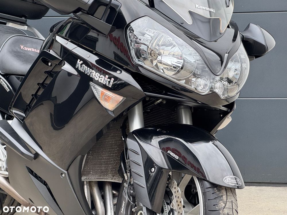 Kawasaki GTR - 5