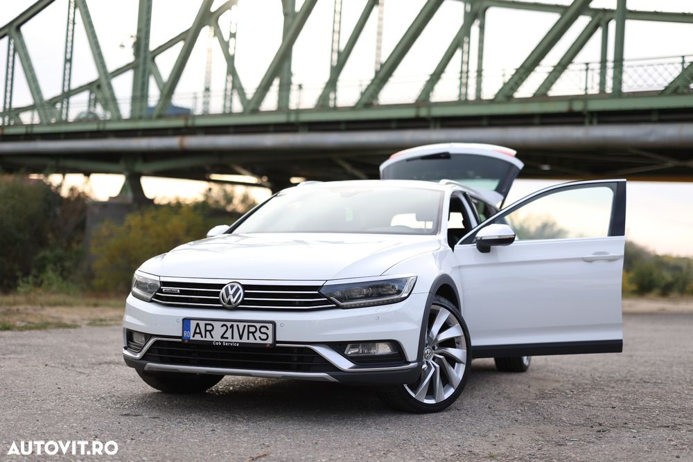 Volkswagen Passat - 1