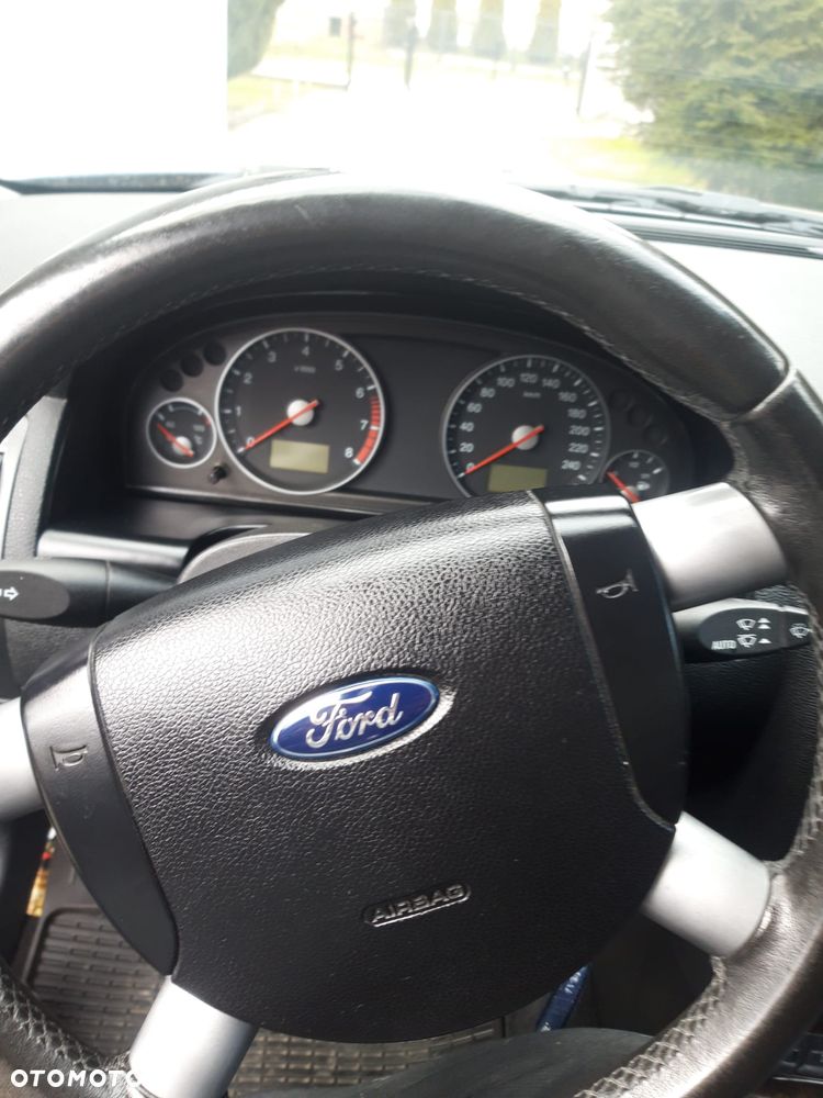 Ford Mondeo 1.8 Ghia - 7