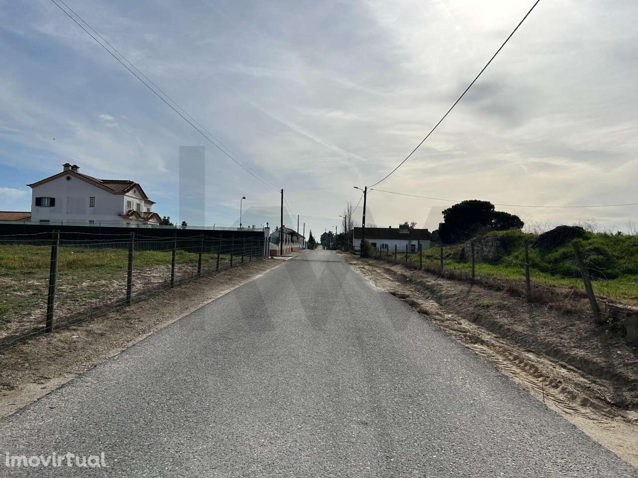 Vende-se Terreno com licença de construção em Santo Estevão - Grande imagem: 2/19