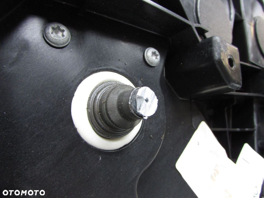 FORD FIESTA MK7 VII LIFT 12-17 DRZWI TYL PRAWE KPL FROZEN WHITE H7 DO ZALOZENIA - 12