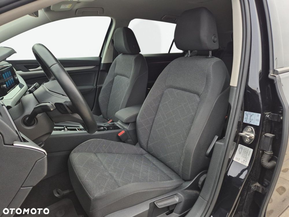 Volkswagen Golf - 10