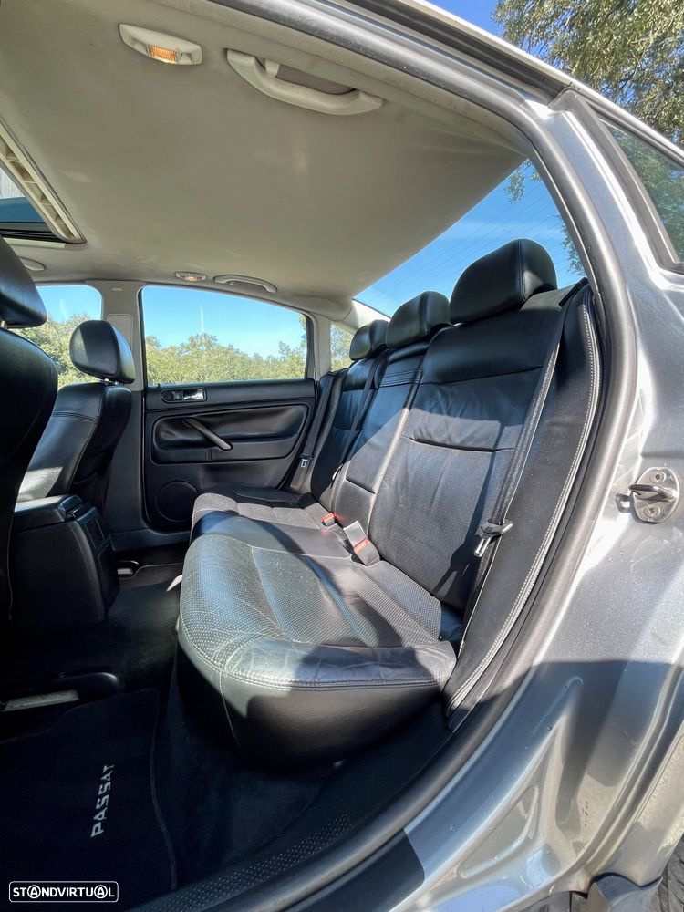 VW Passat 1.9 TDi Highline - 20