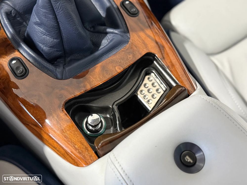 Aston Martin DB7 Vantage Coupé V12 - 26