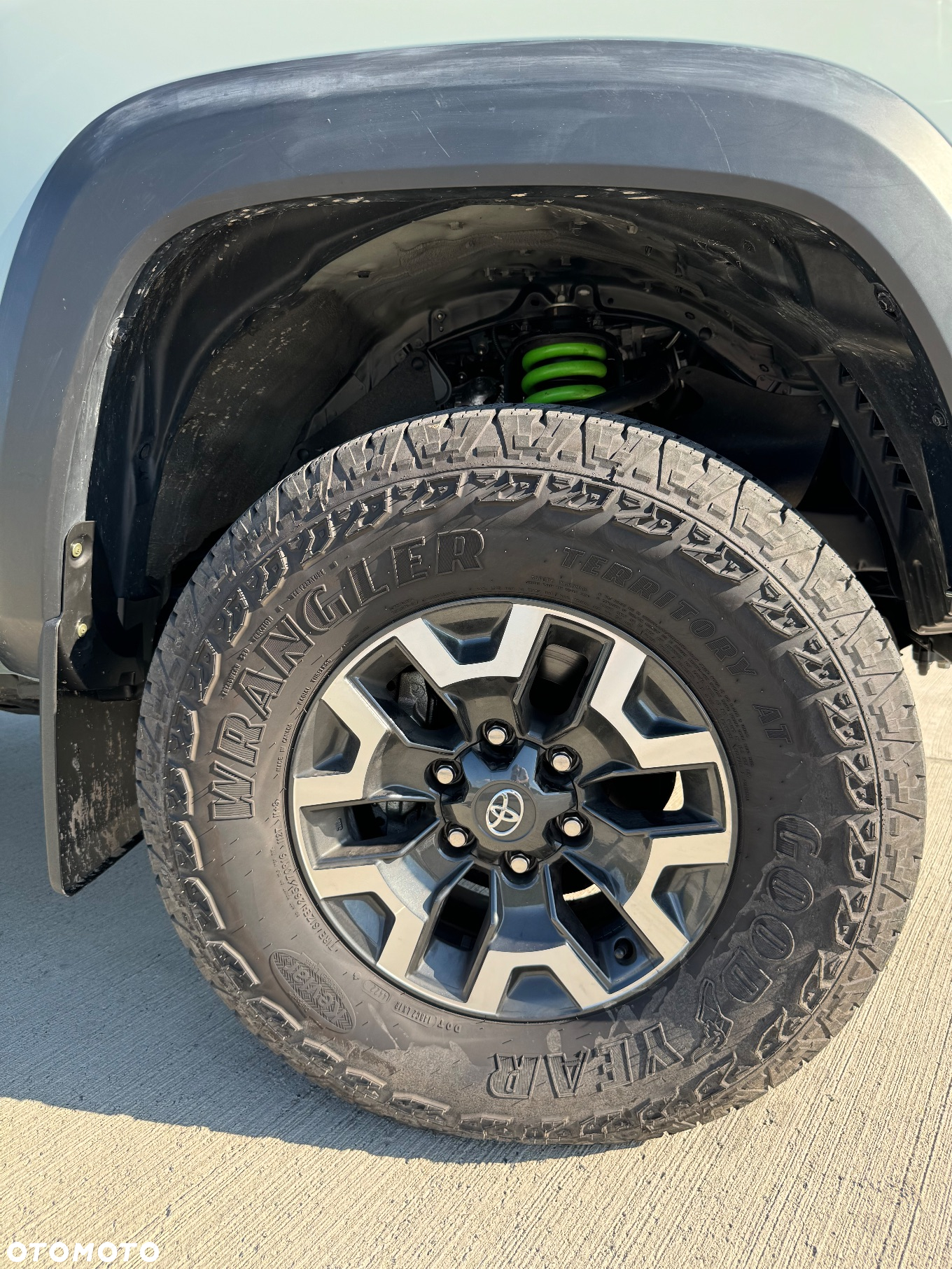 Toyota Tacoma - 22