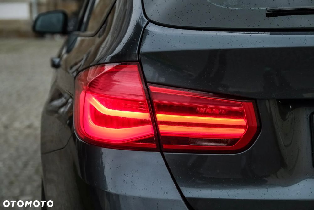 BMW Seria 3 318d Luxury Line - 39