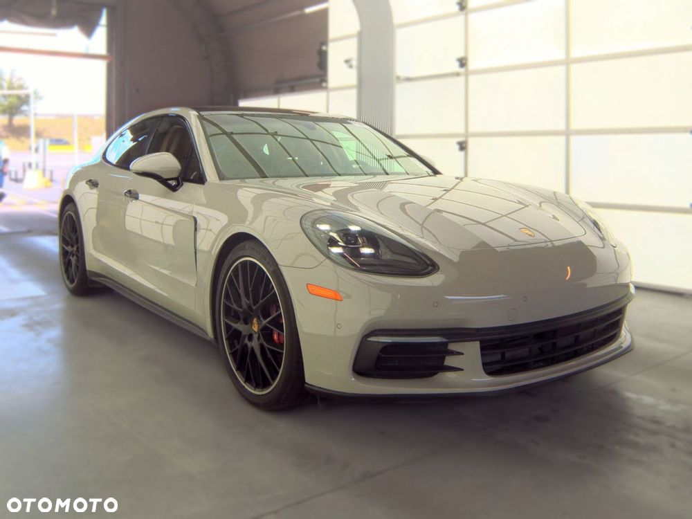 Porsche Panamera - 2