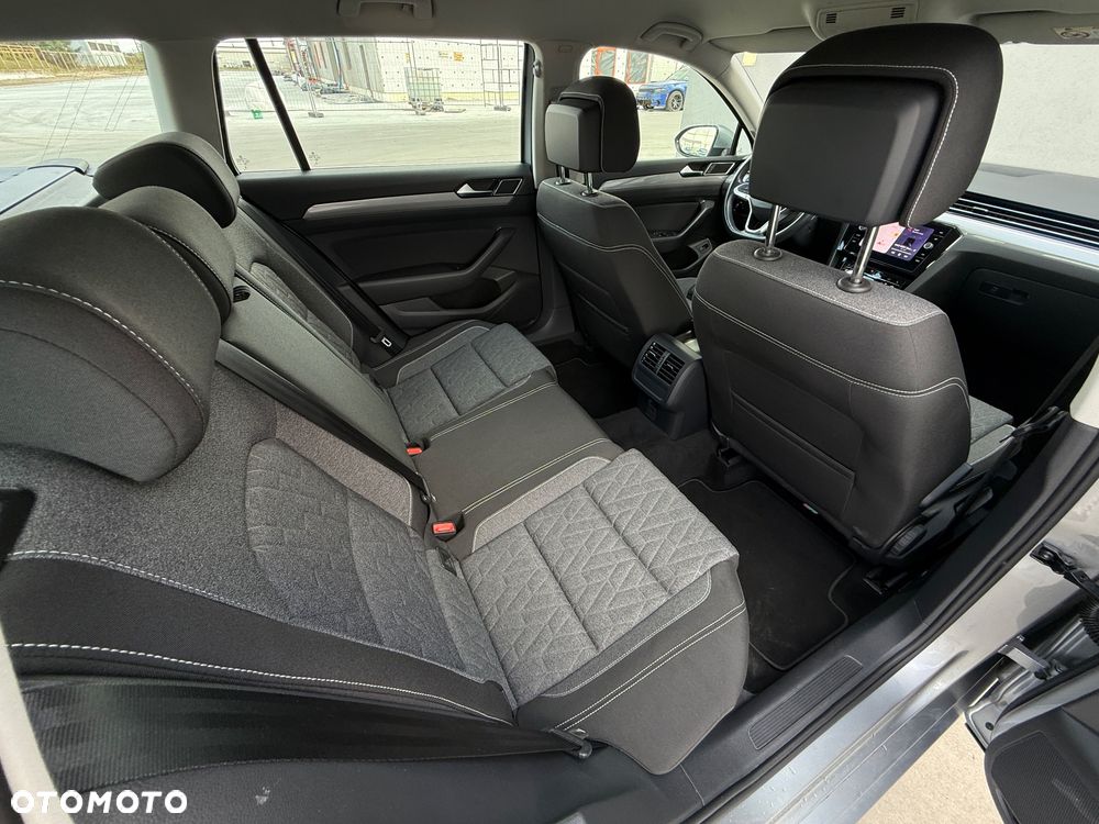 Volkswagen Passat Variant 2.0 TDI Business DSG - 39