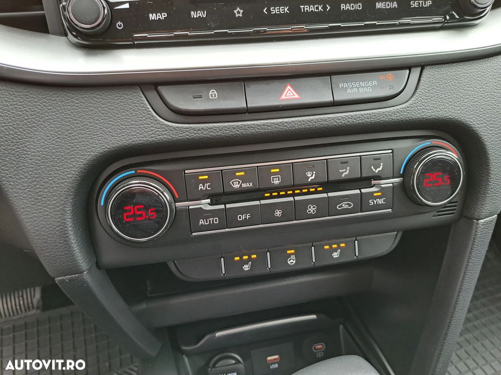 Kia XCeed 1.5 T-GDI 7DCT City - 8