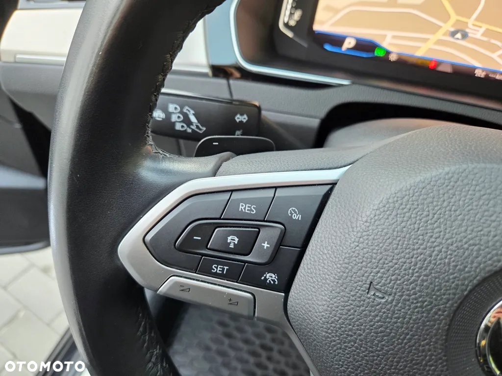 Volkswagen Passat - 21