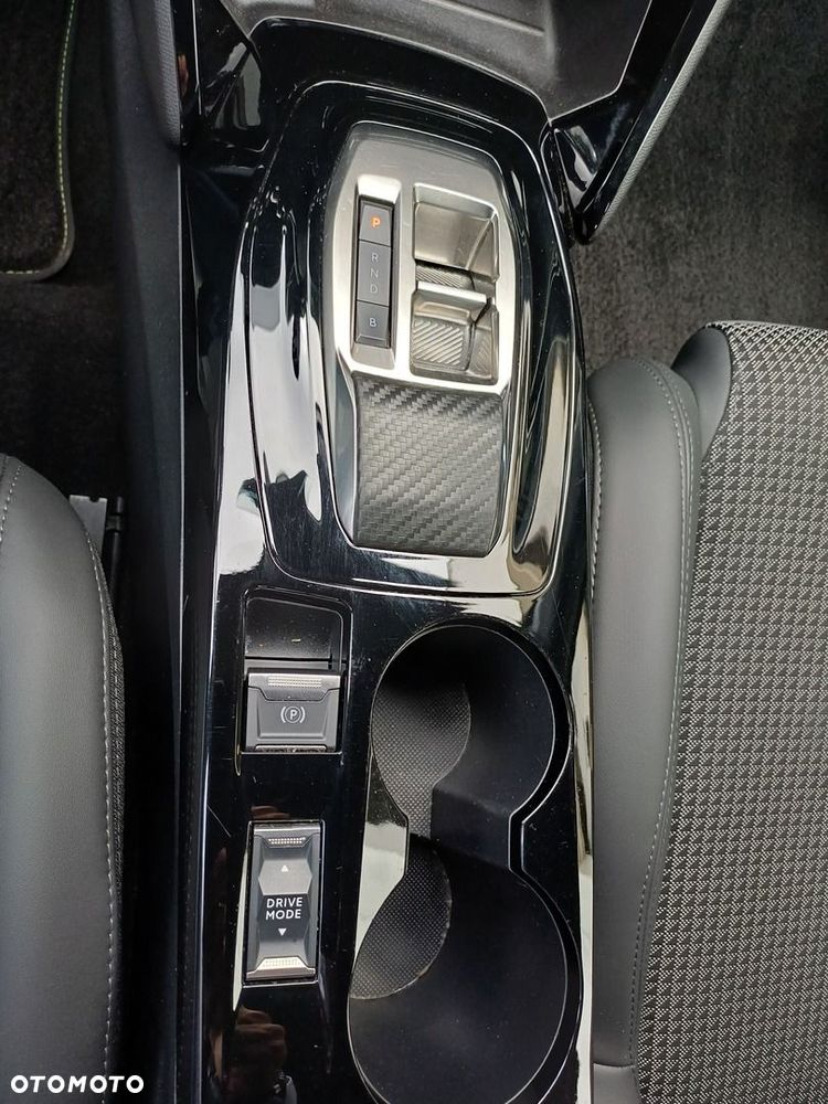 Peugeot 208 - 12