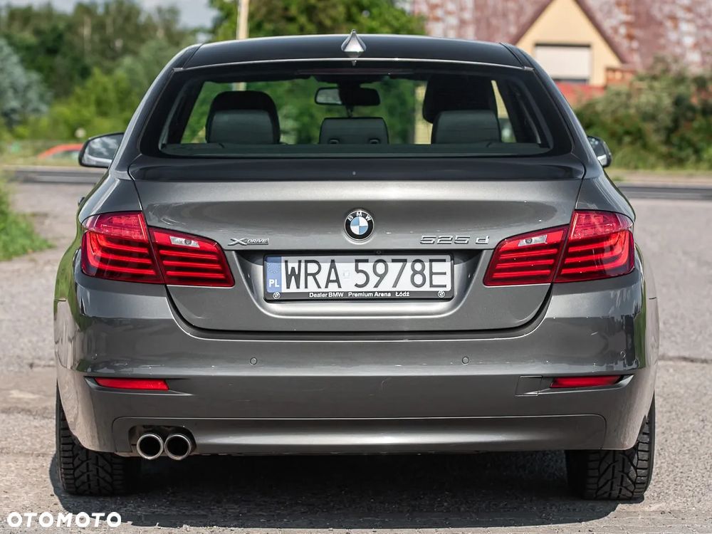 BMW Seria 5 525d xDrive - 11