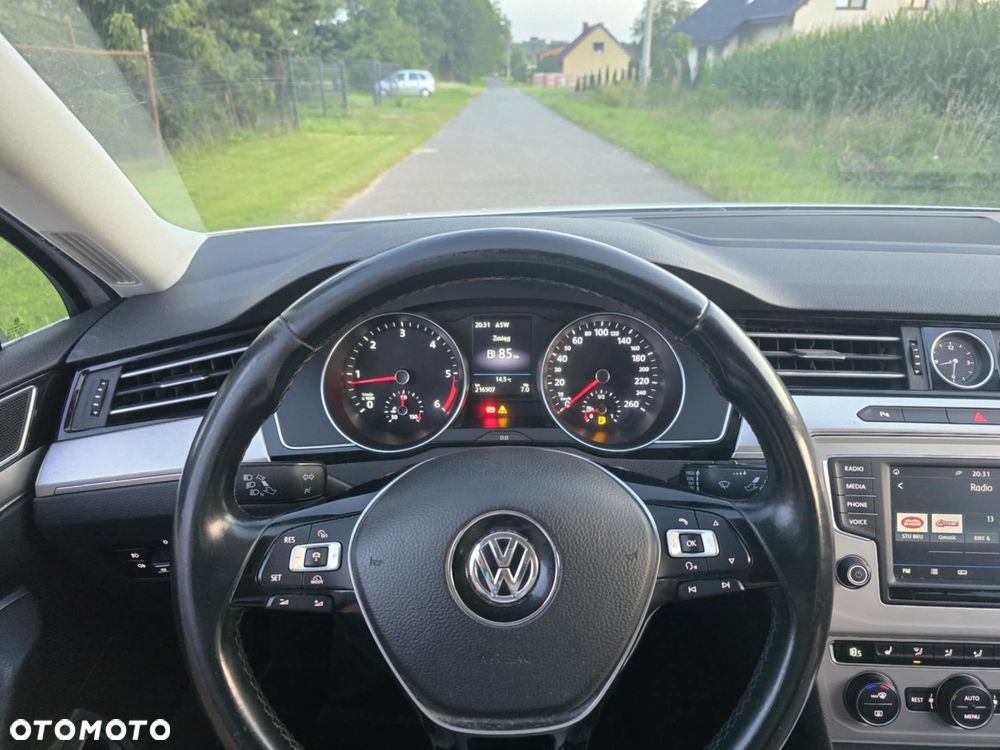 Volkswagen Passat 2.0 TDI (BlueMotion Technology) Comfortline - 11