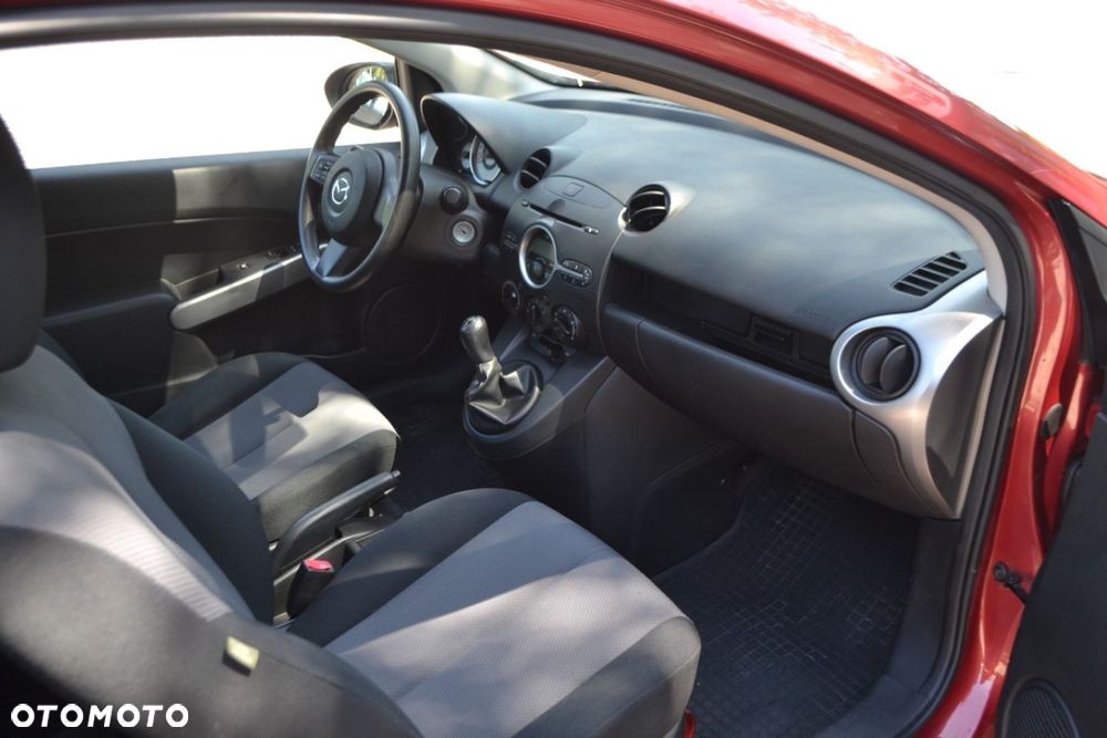 Mazda 2 - 5