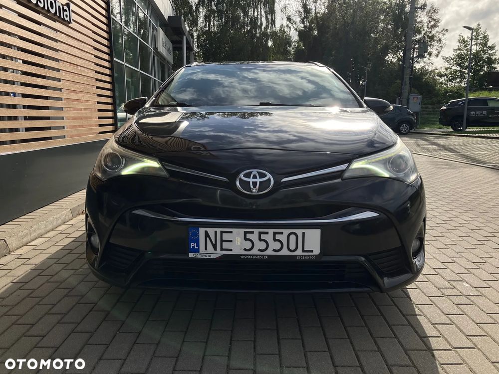 Toyota Avensis 2.0 D-4D Premium - 12