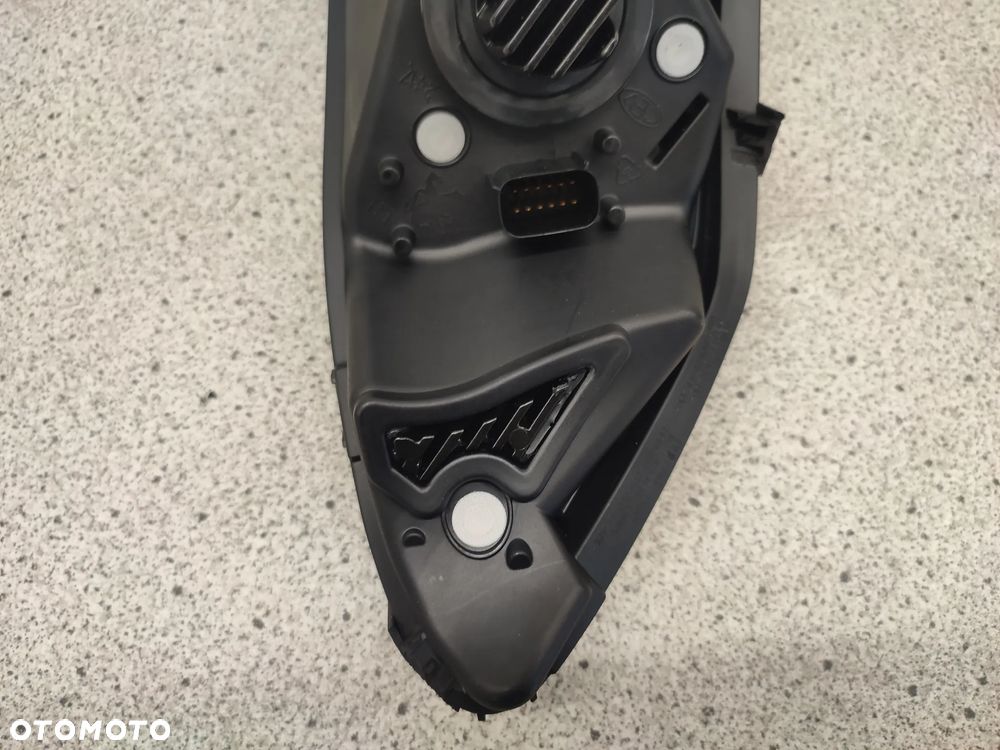 Lampa przód, przednia, reflektor Peugeot Metropolis 400 - 13