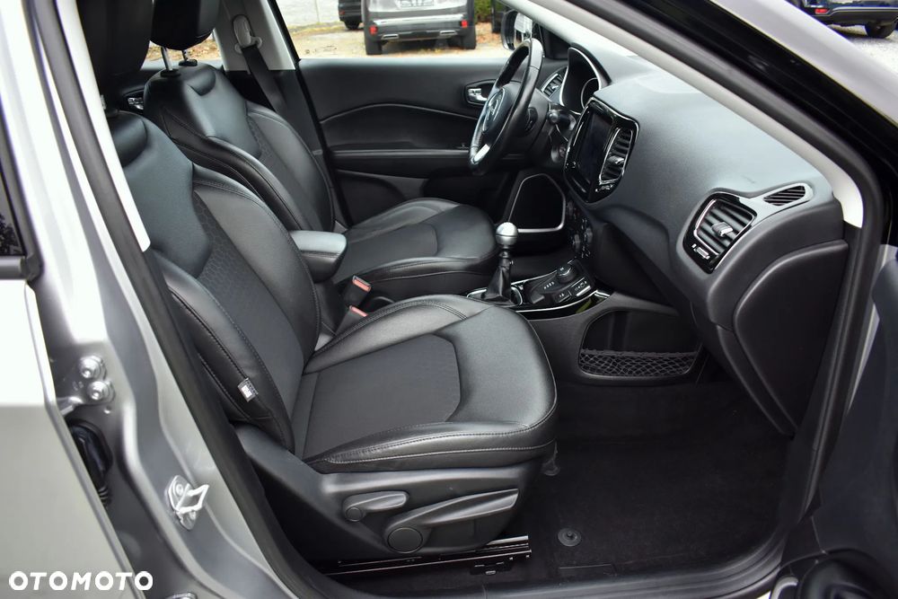 Jeep Compass - 34