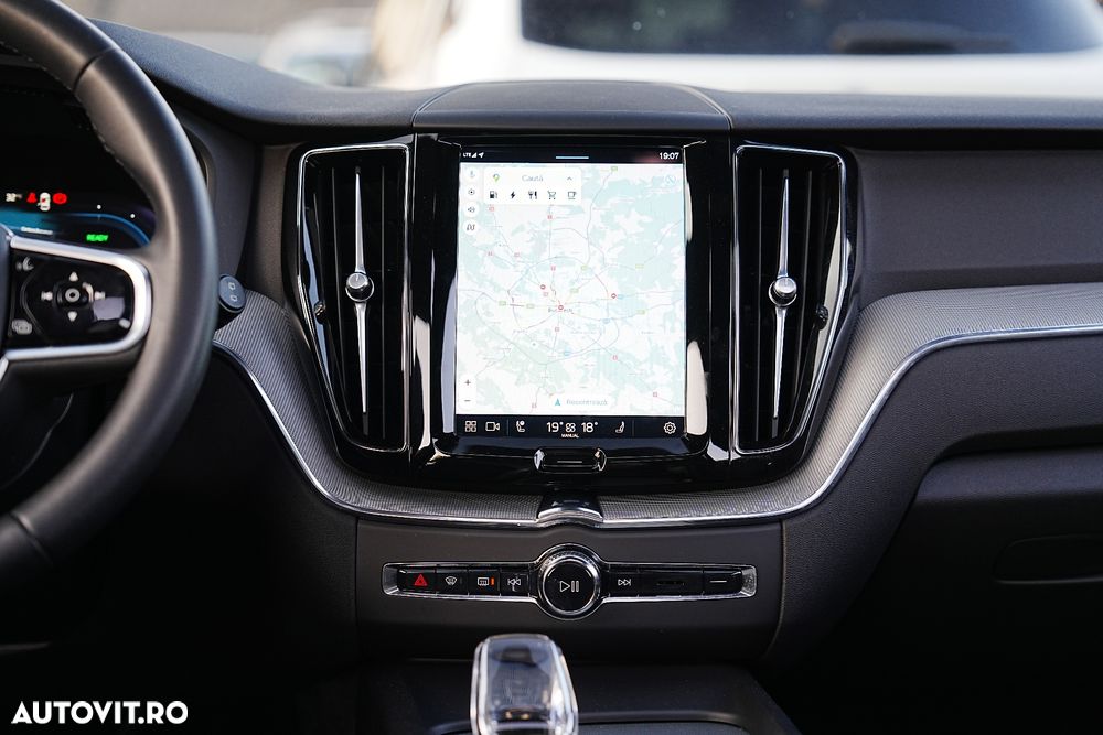Volvo XC 60 Recharge T6 Twin Engine eAWD R-Design Expression - 33