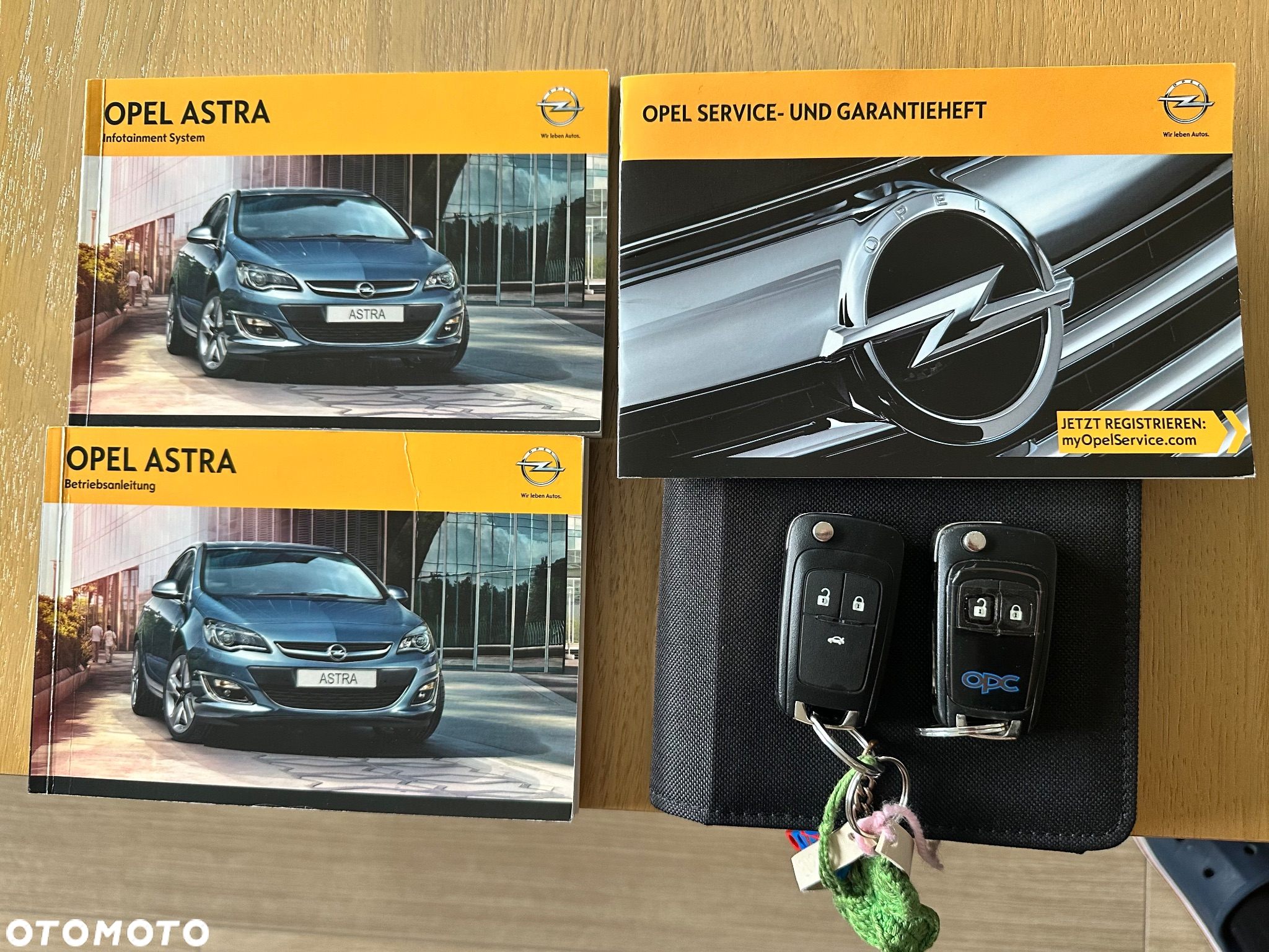 Opel Astra IV GTC OPC - 14