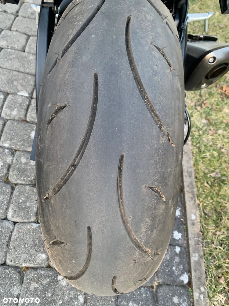 Suzuki GSX 1000 - 22