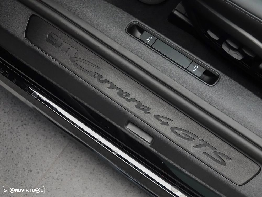 Porsche 911 (992) Carrera 4 GTS - 18