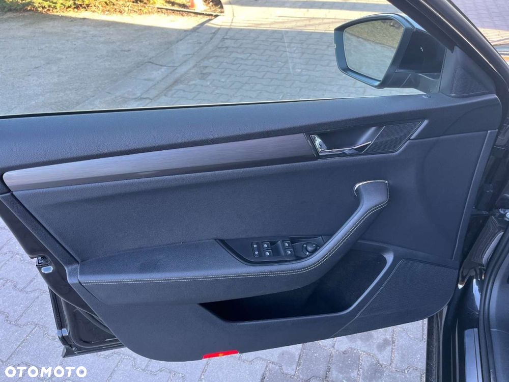 Skoda Superb 2.0 TDI Ambition DSG - 26