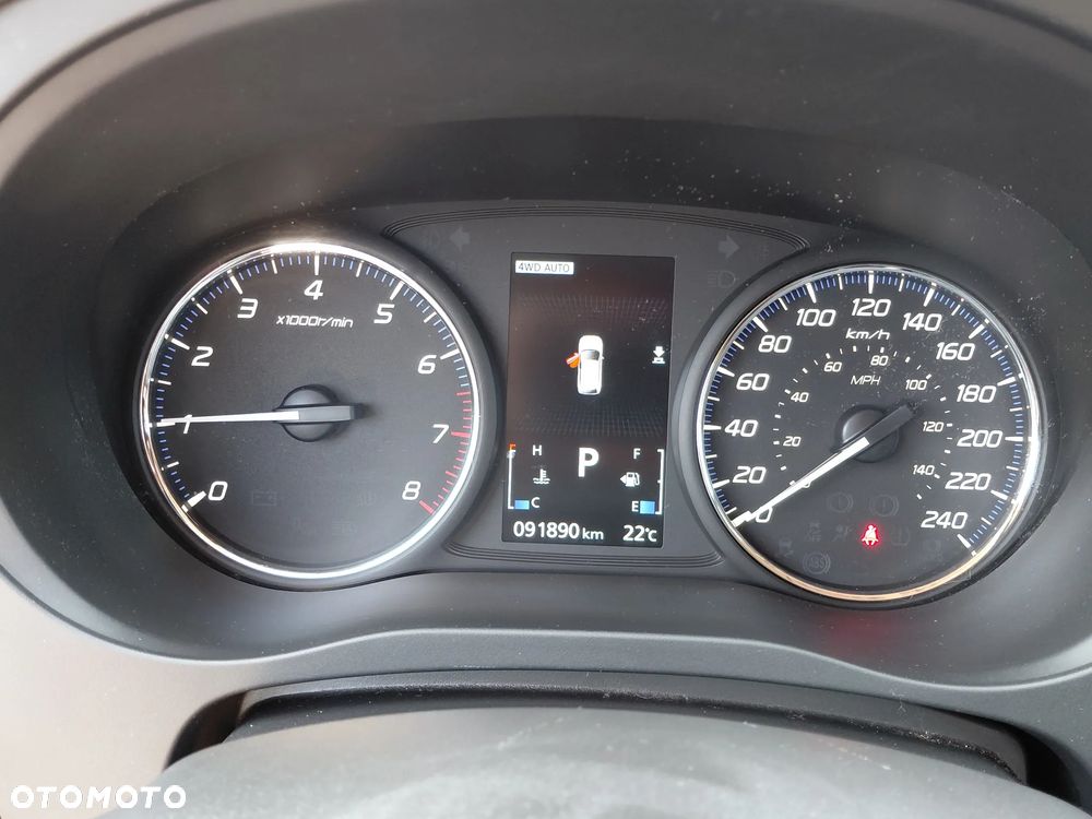 Mitsubishi Outlander - 11