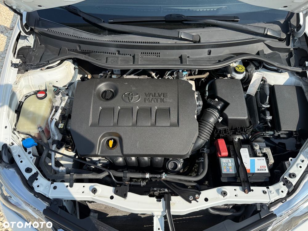 Toyota Auris 1.6 Premium - 24