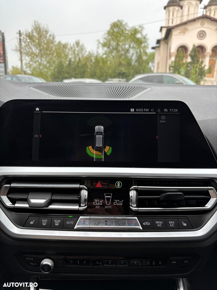 BMW Seria 3 320d Aut. Luxury Line - 24