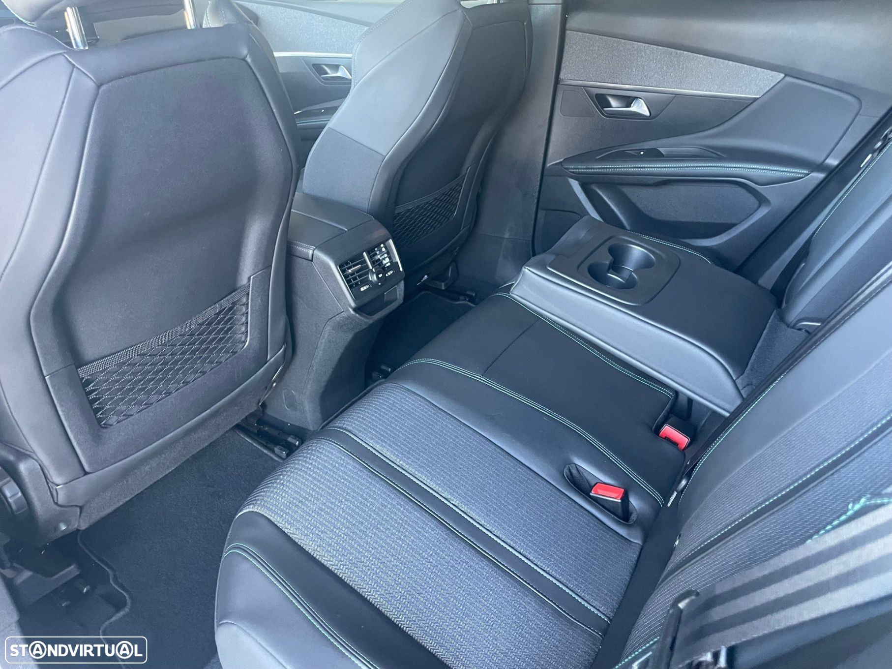 Peugeot 3008 1.6 Hybrid Allure e-EAT8 - 11